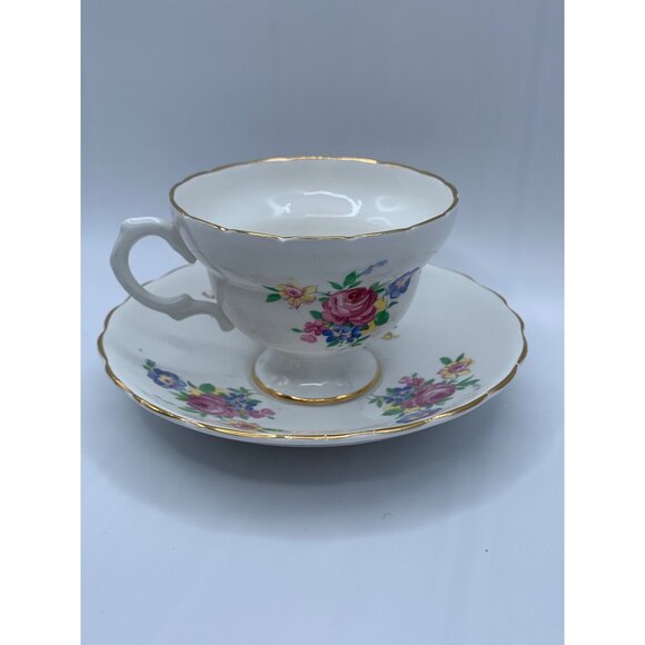Vintage Rosina Bone China Teacup and Saucer Set Floral Pattern Gold Trim Made in - Picture 10 of 10